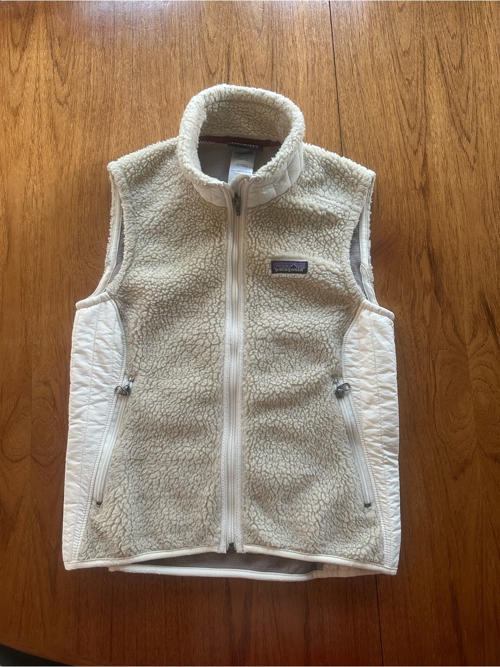 Patagonia Cream Sherpa Fleece Vest with Quilted White Sides